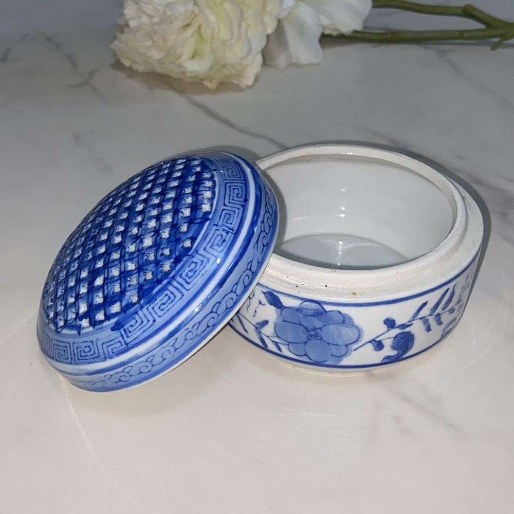Two's Company Decorative Potpourri with Blue Porcelain Blue and White Design - Picture 3 of 13